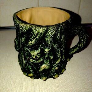 Vintage Pottery Coffee Mug Koala‎ bears green Tree Stump 85’ Diann Stamped